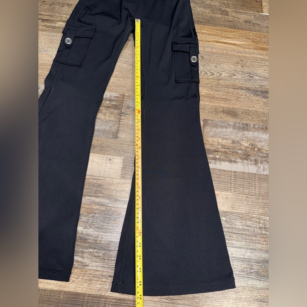 YEORO Black Cargo Flare Leggings Scrunch Butt High Rise Yoga Pants Size Small - Picture 6 of 6
